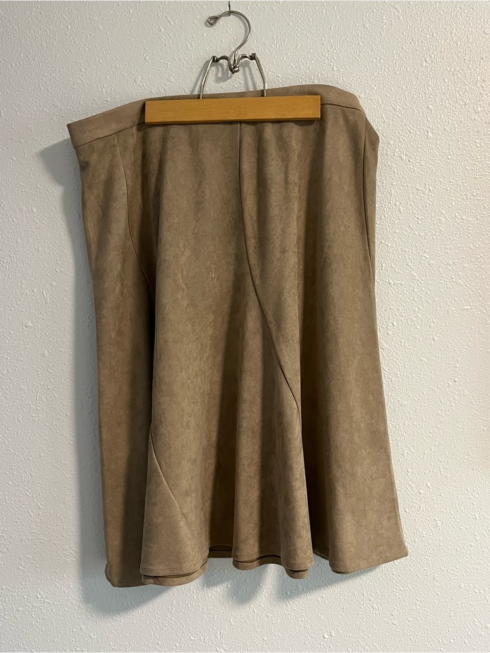 Christopher & Banks Taupe Suede-Look A-Line Skirt Size Medium - Picture 2 of 7
